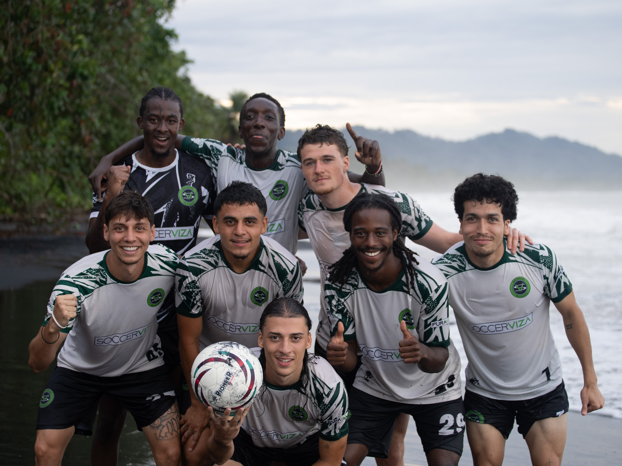 Player in Jungle jersey